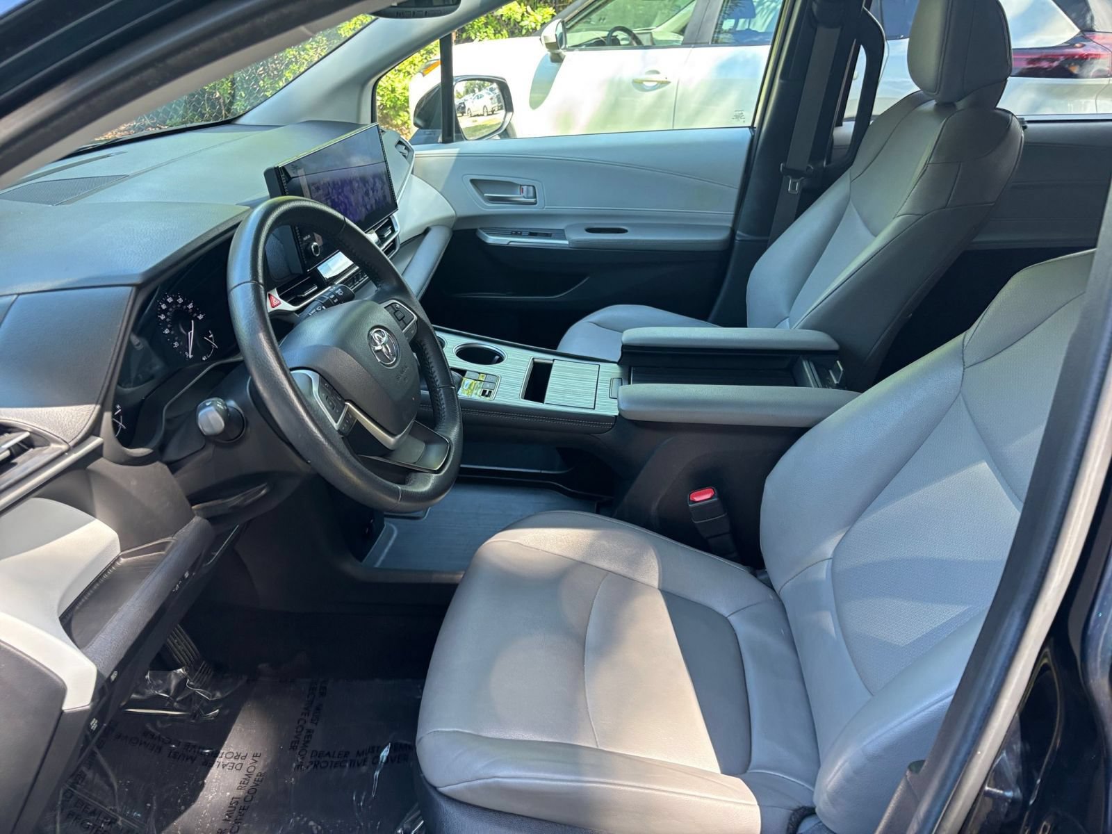 Thumbnail: 2025 Toyota Sienna - 28