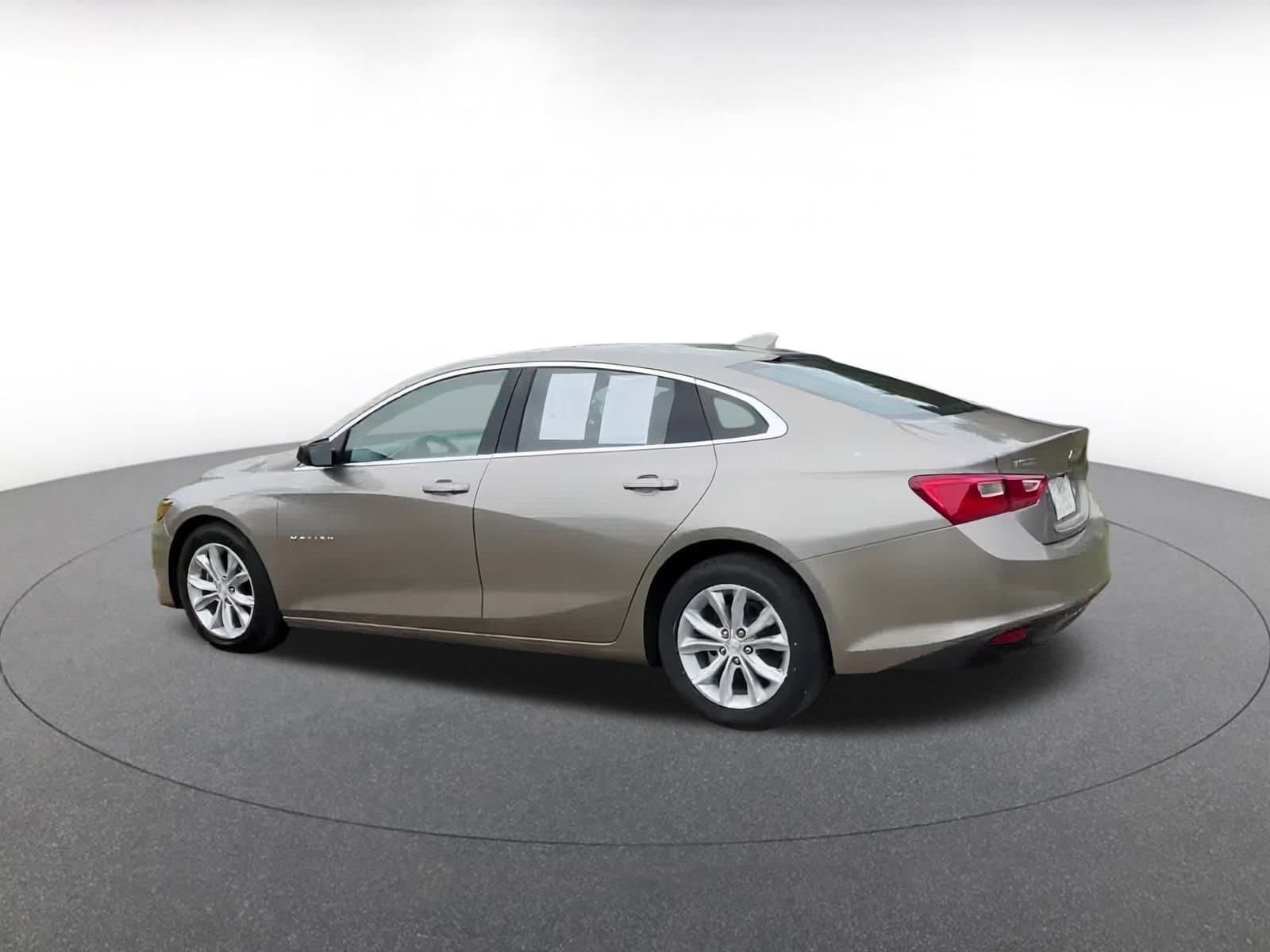 Thumbnail: 2024 Chevrolet Malibu - 10