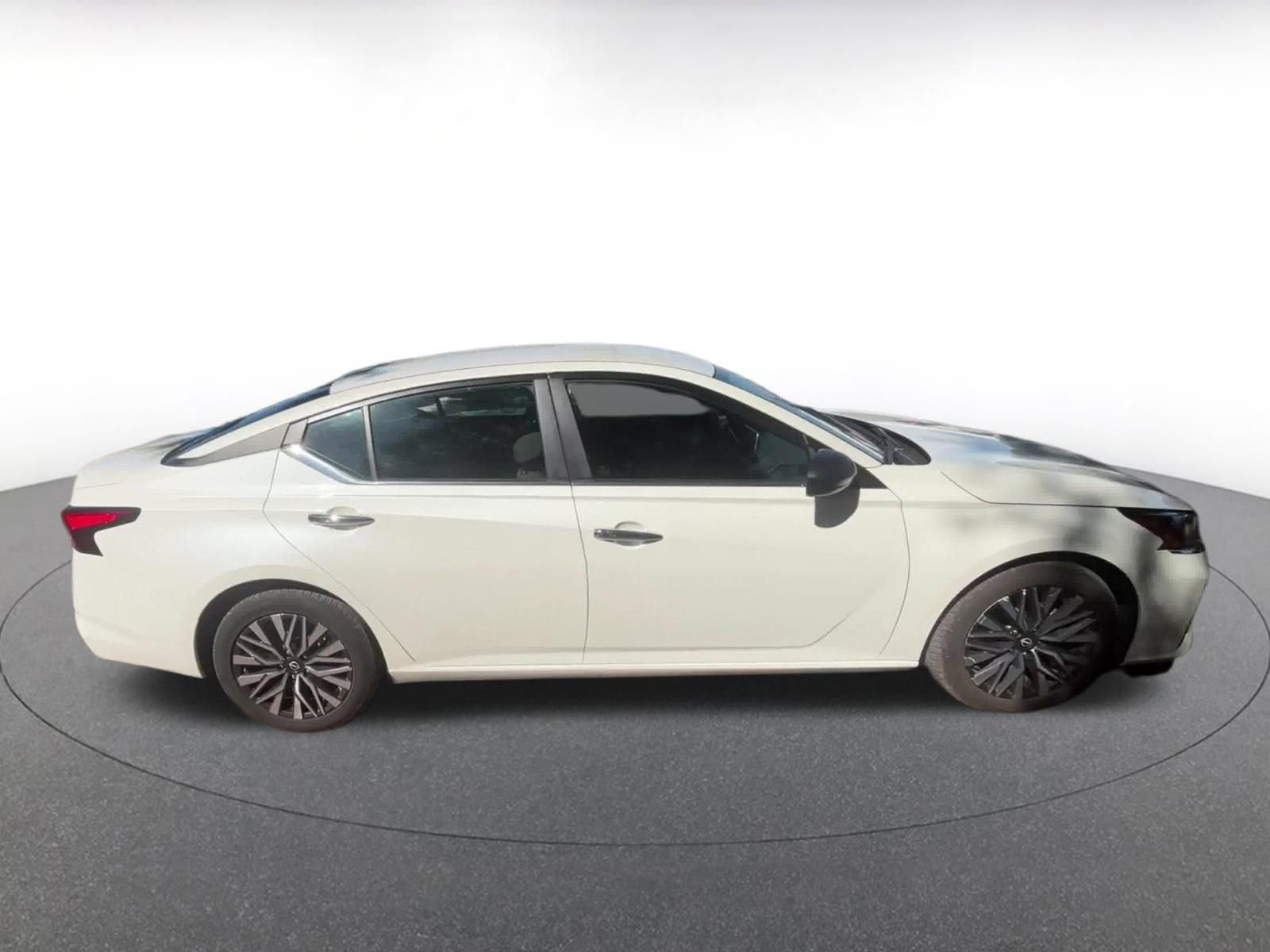Thumbnail: 2025 Nissan Altima - 16