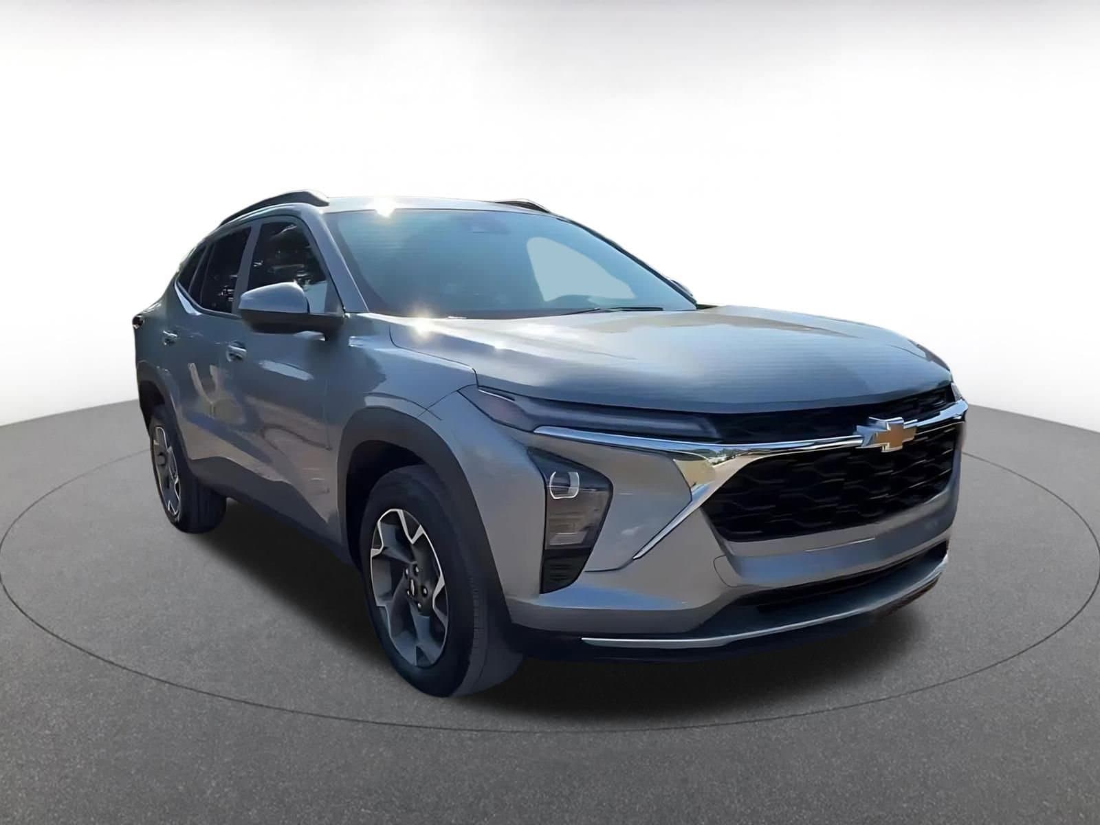Thumbnail: 2025 Chevrolet Trax - 2