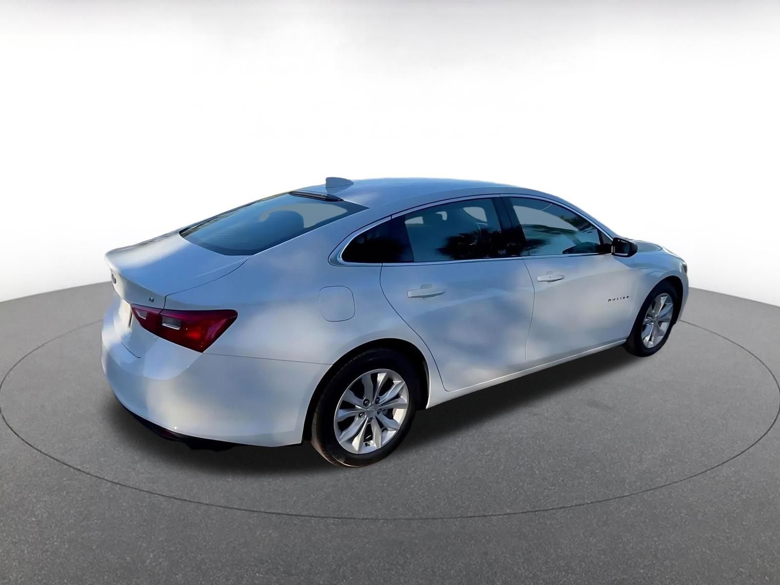 Thumbnail: 2023 Chevrolet Malibu - 15