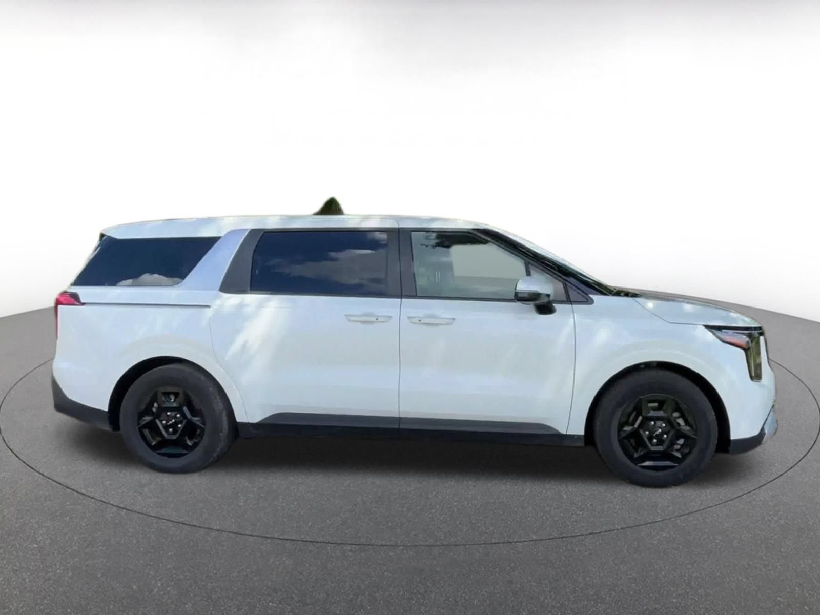 Thumbnail: 2026 Kia Carnival - 15