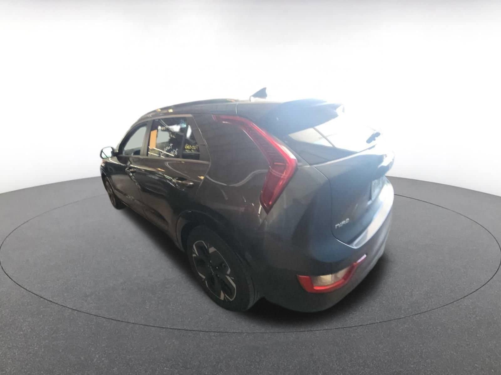 Thumbnail: 2023 Kia Niro - 6