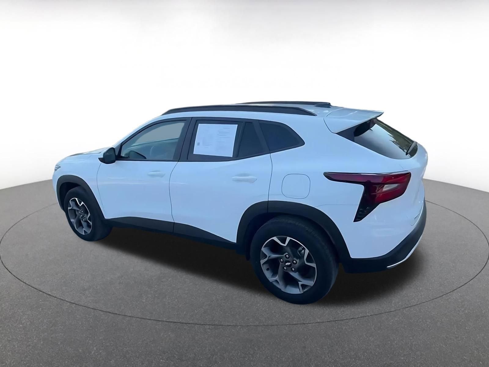 Thumbnail: 2025 Chevrolet Trax - 10