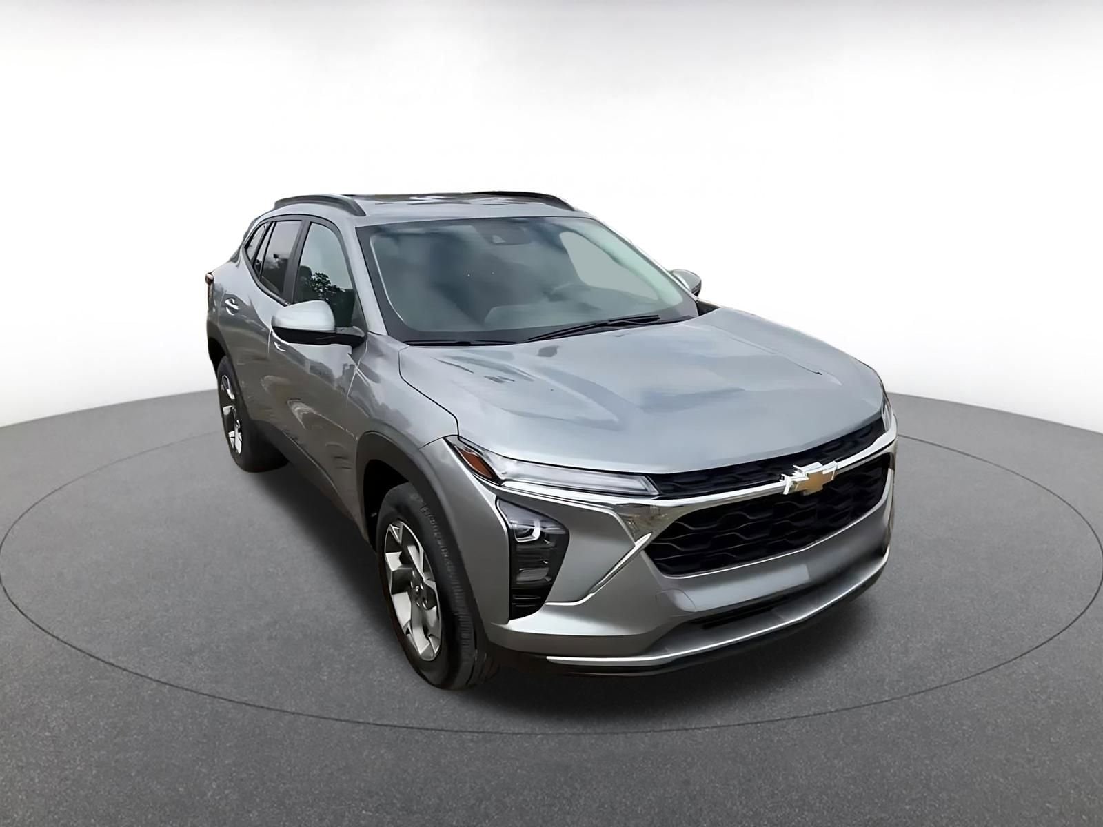 Thumbnail: 2025 Chevrolet Trax - 3