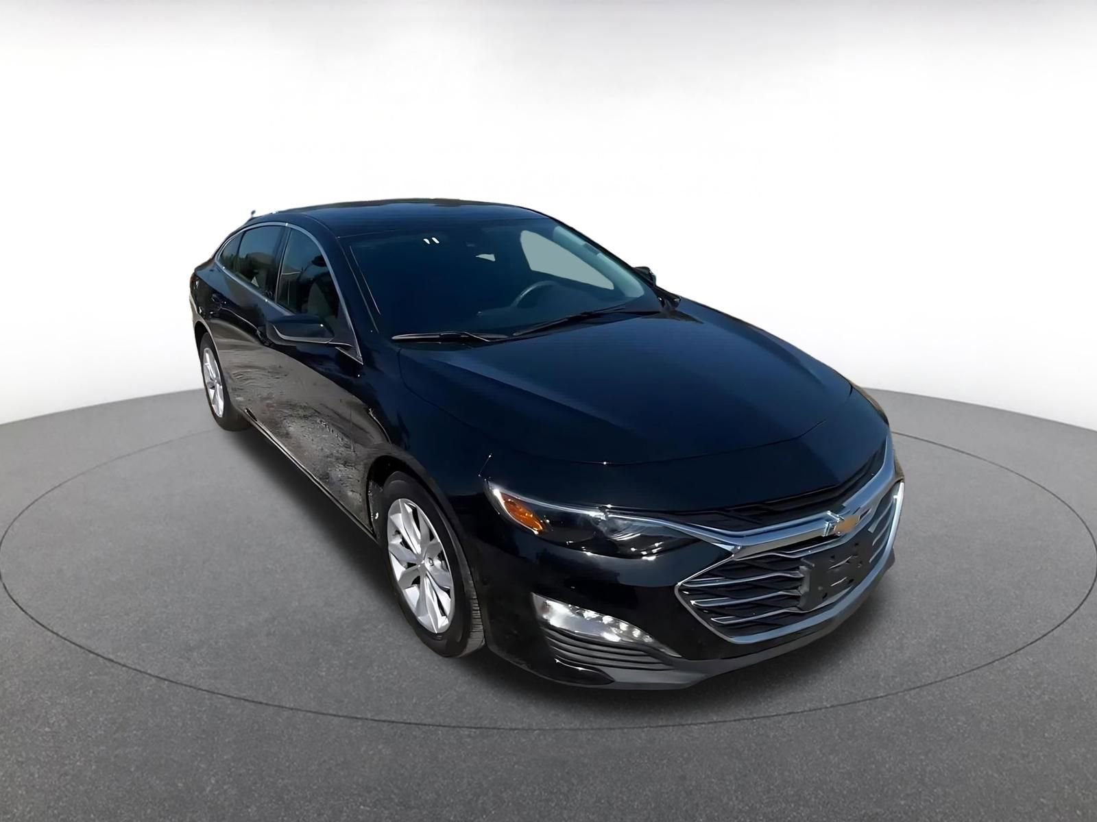 Thumbnail: 2024 Chevrolet Malibu - 3