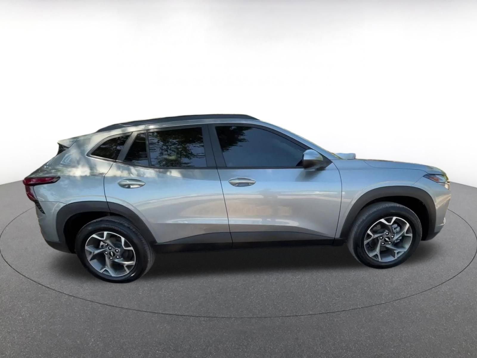 Thumbnail: 2025 Chevrolet Trax - 16