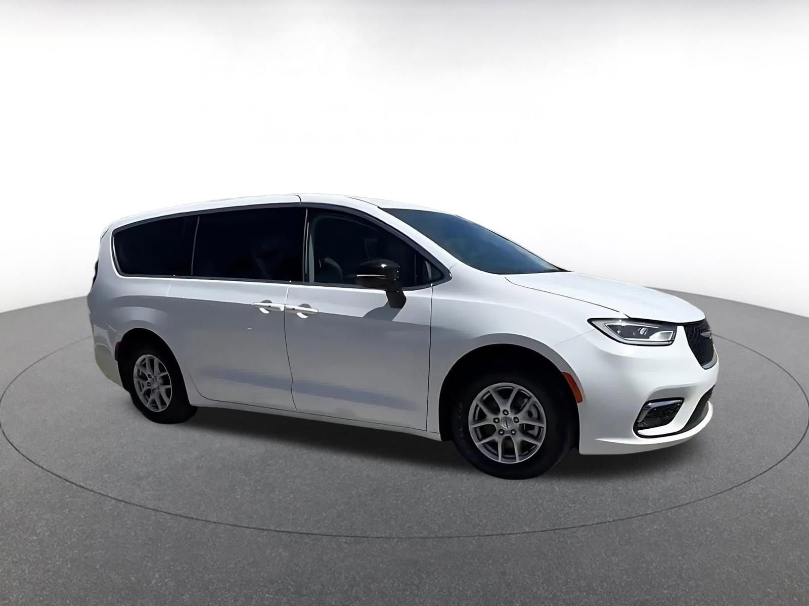 Thumbnail: 2024 Chrysler Pacifica - 1