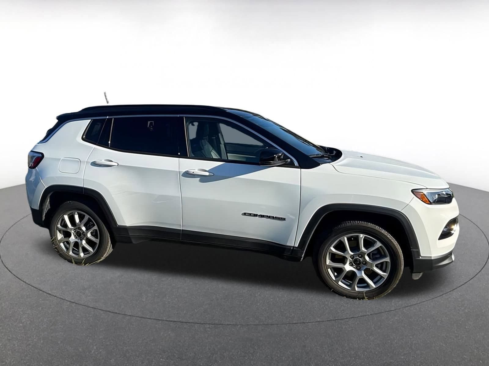 Thumbnail: 2025 Jeep Compass - 21