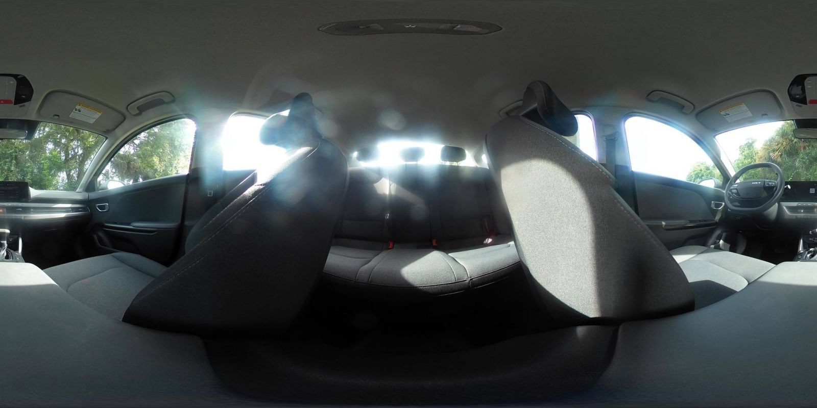 2025 Kia K4 LXS - Photo 40