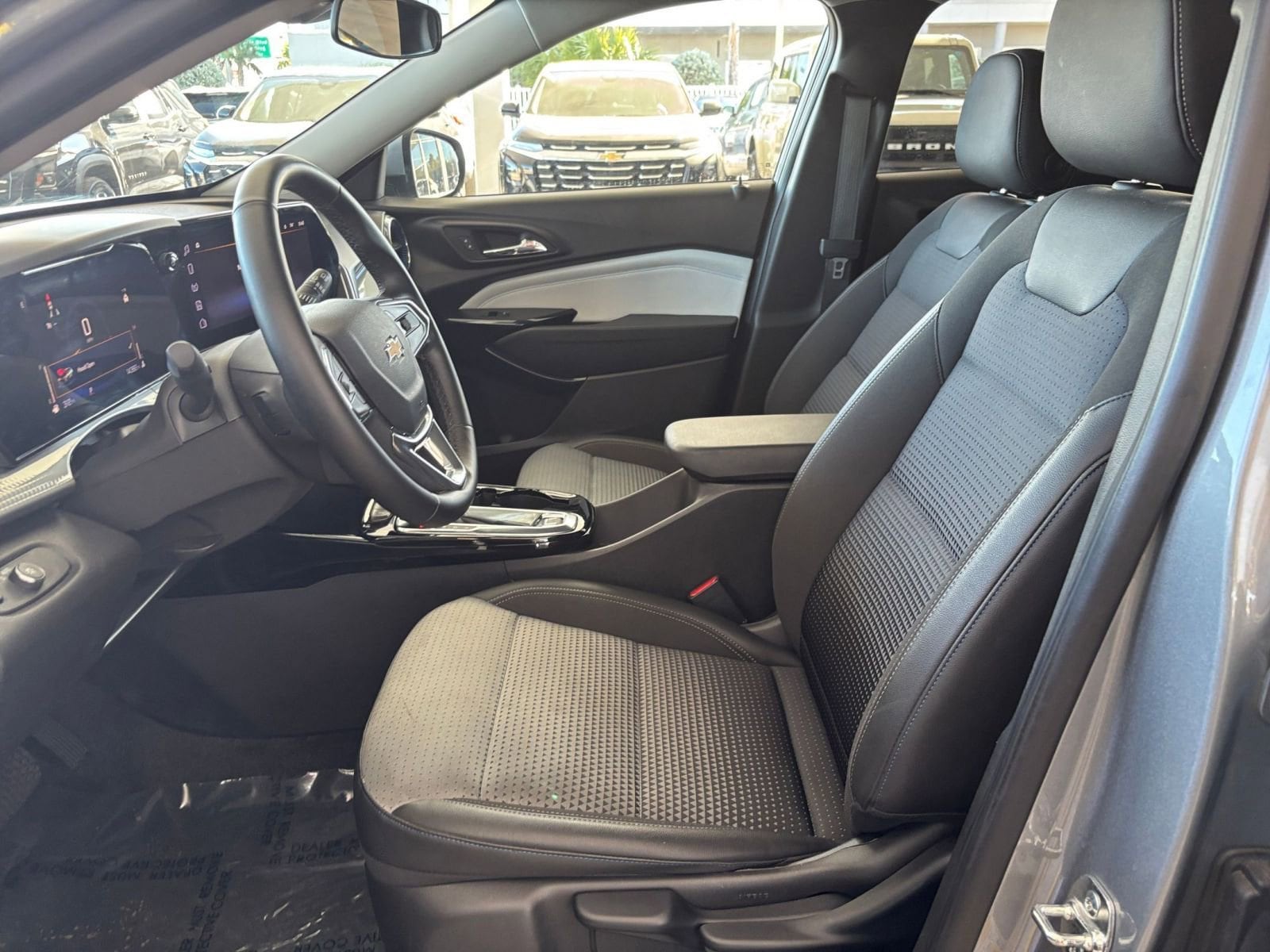 Thumbnail: 2025 Chevrolet Trax - 28