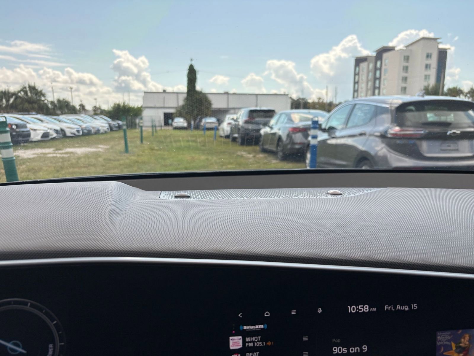 Thumbnail: 2023 Kia Niro - 21