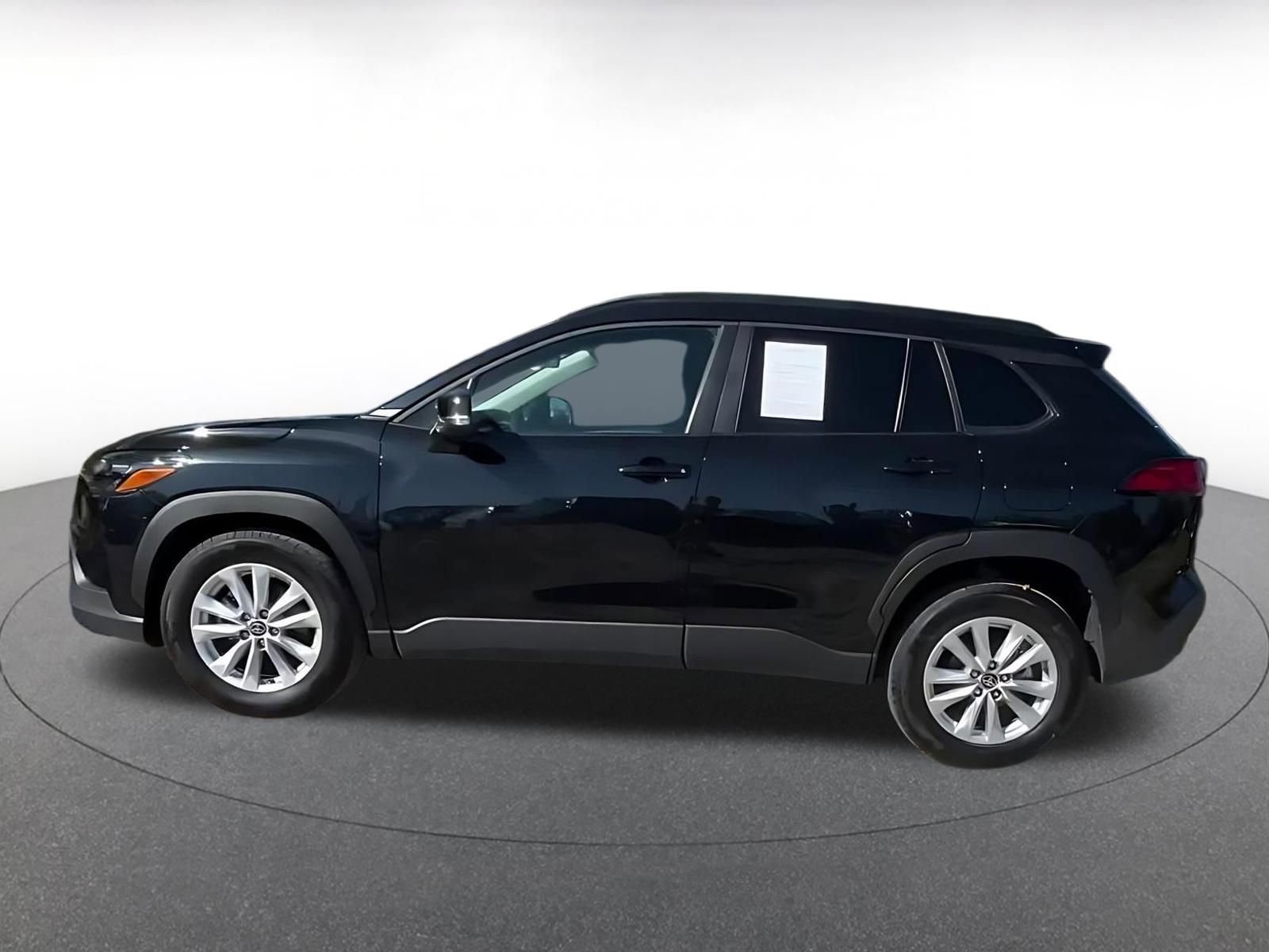 Thumbnail: 2025 Toyota Corolla Cross - 9