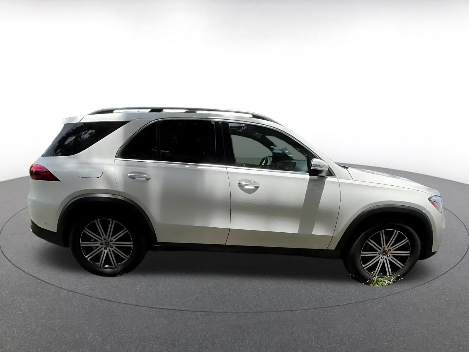 Thumbnail: 2026 Mercedes-Benz GLE - 15