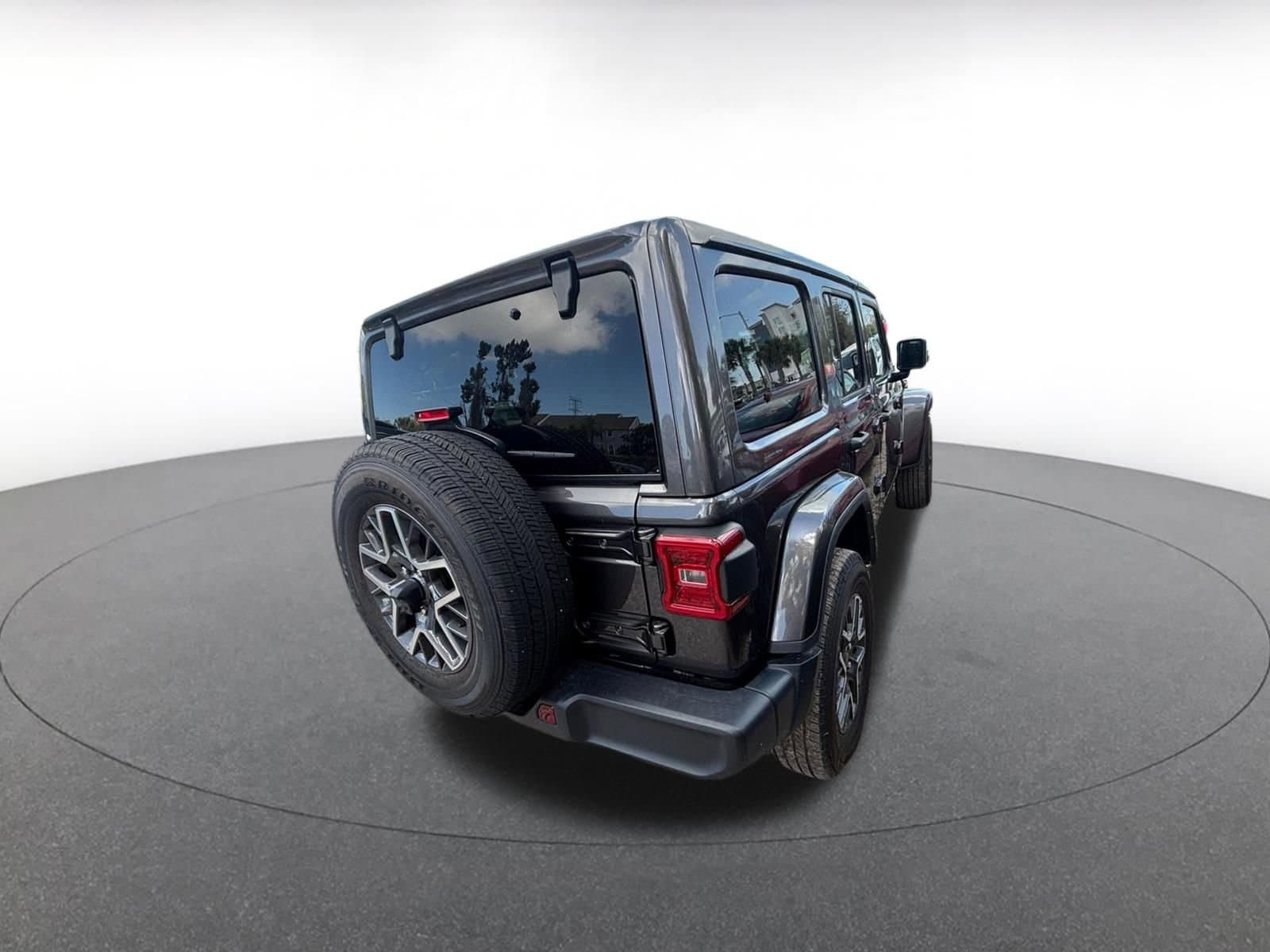 Thumbnail: 2025 Jeep Wrangler - 6