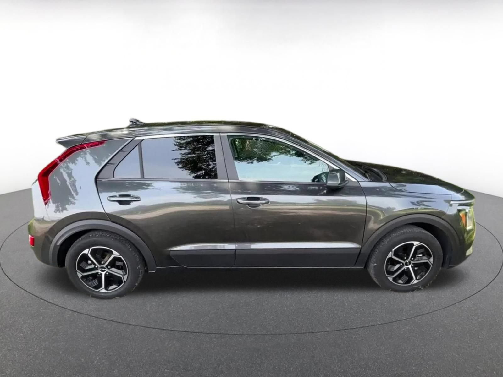Thumbnail: 2026 Kia Niro - 16