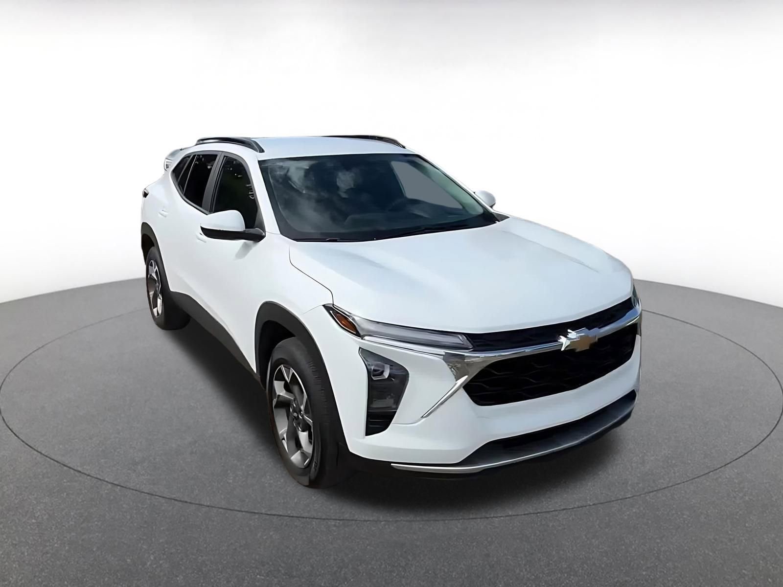 Thumbnail: 2025 Chevrolet Trax - 3