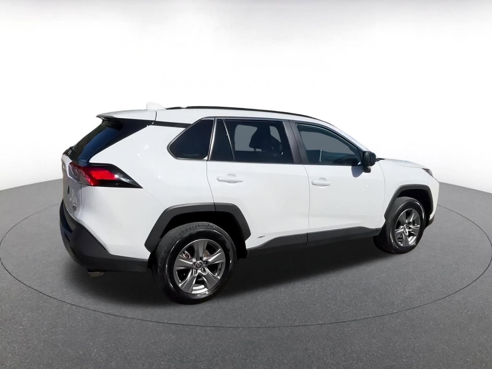 Thumbnail: 2025 Toyota RAV4 - 15