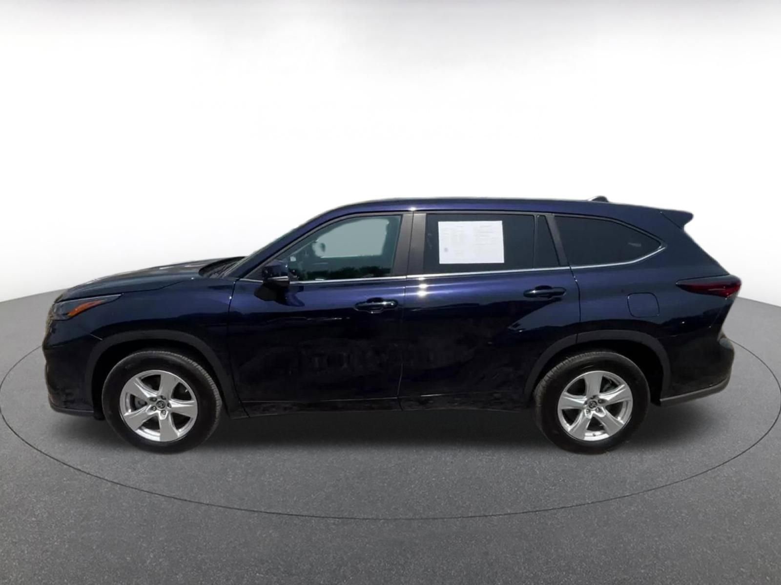 Thumbnail: 2025 Toyota Highlander - 9