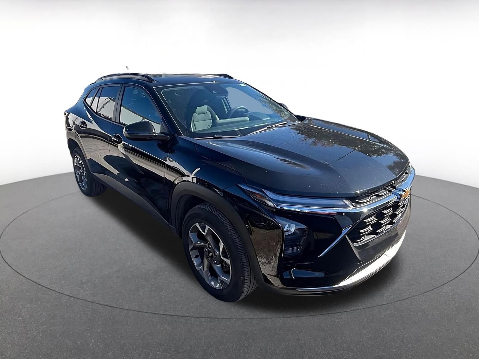 Thumbnail: 2025 Chevrolet Trax - 1