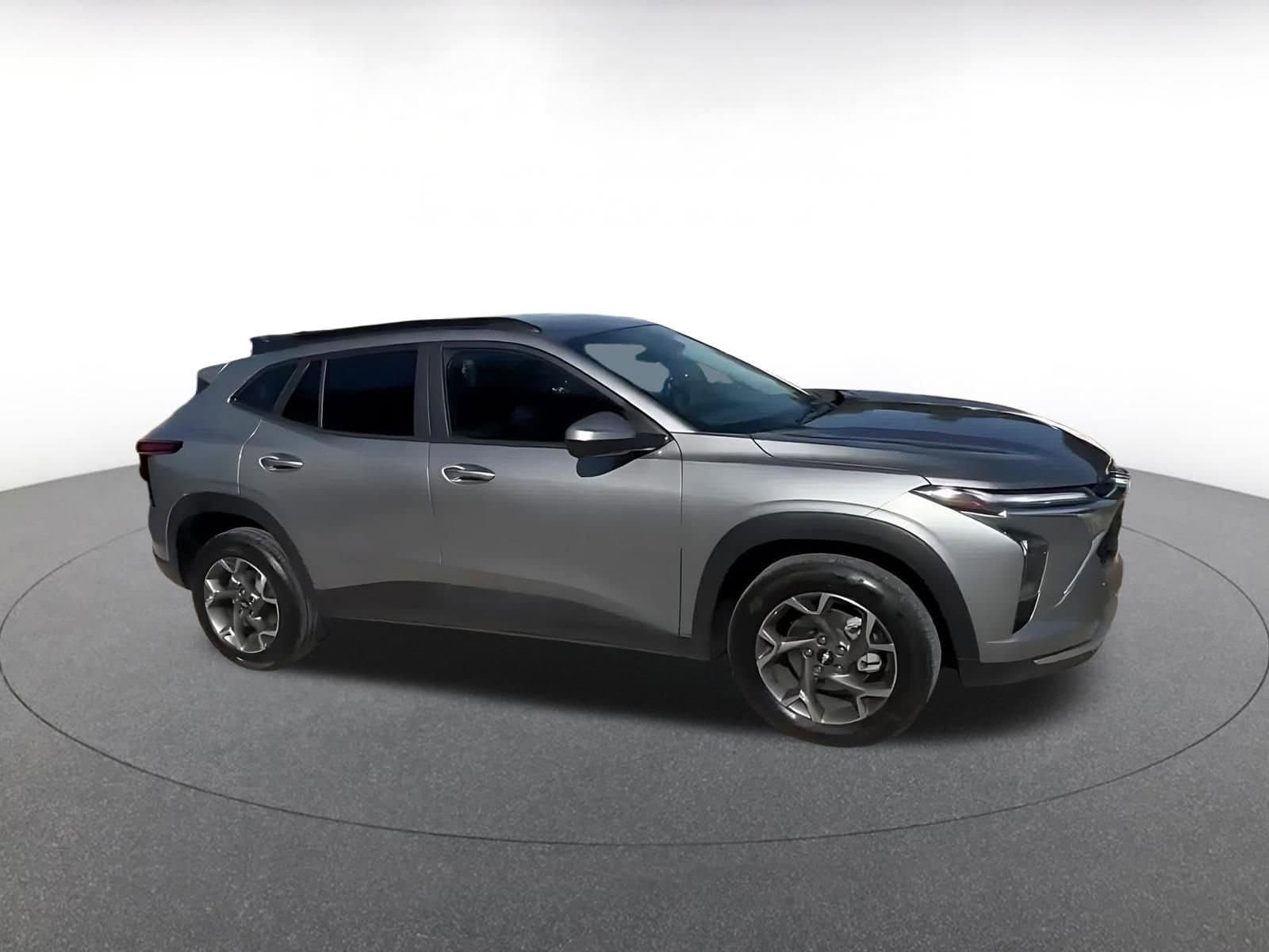 Thumbnail: 2025 Chevrolet Trax - 2