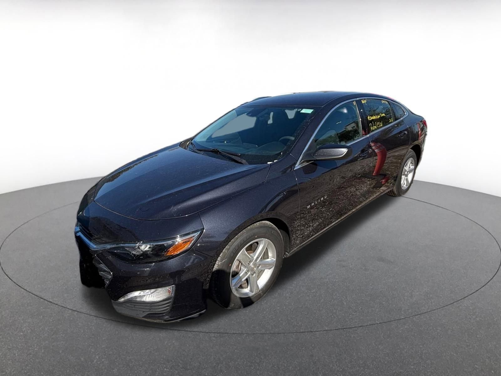 Thumbnail: 2023 Chevrolet Malibu - 3