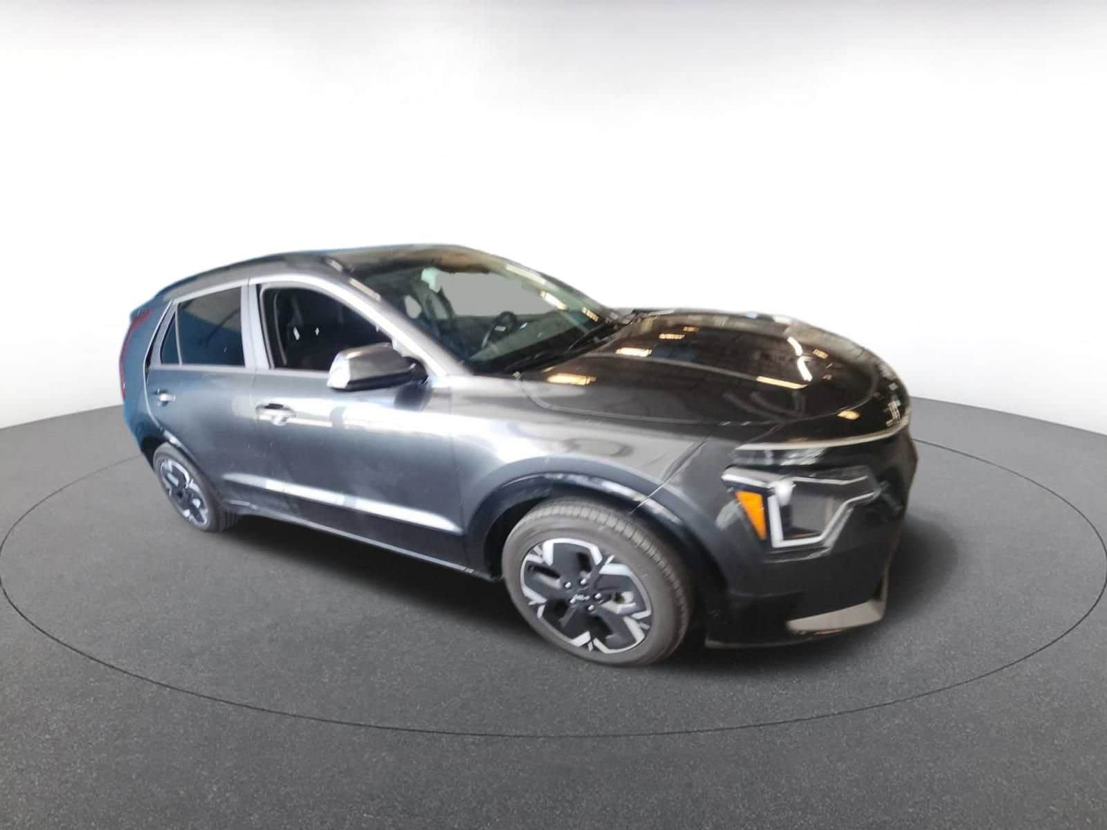 Thumbnail: 2023 Kia Niro - 2