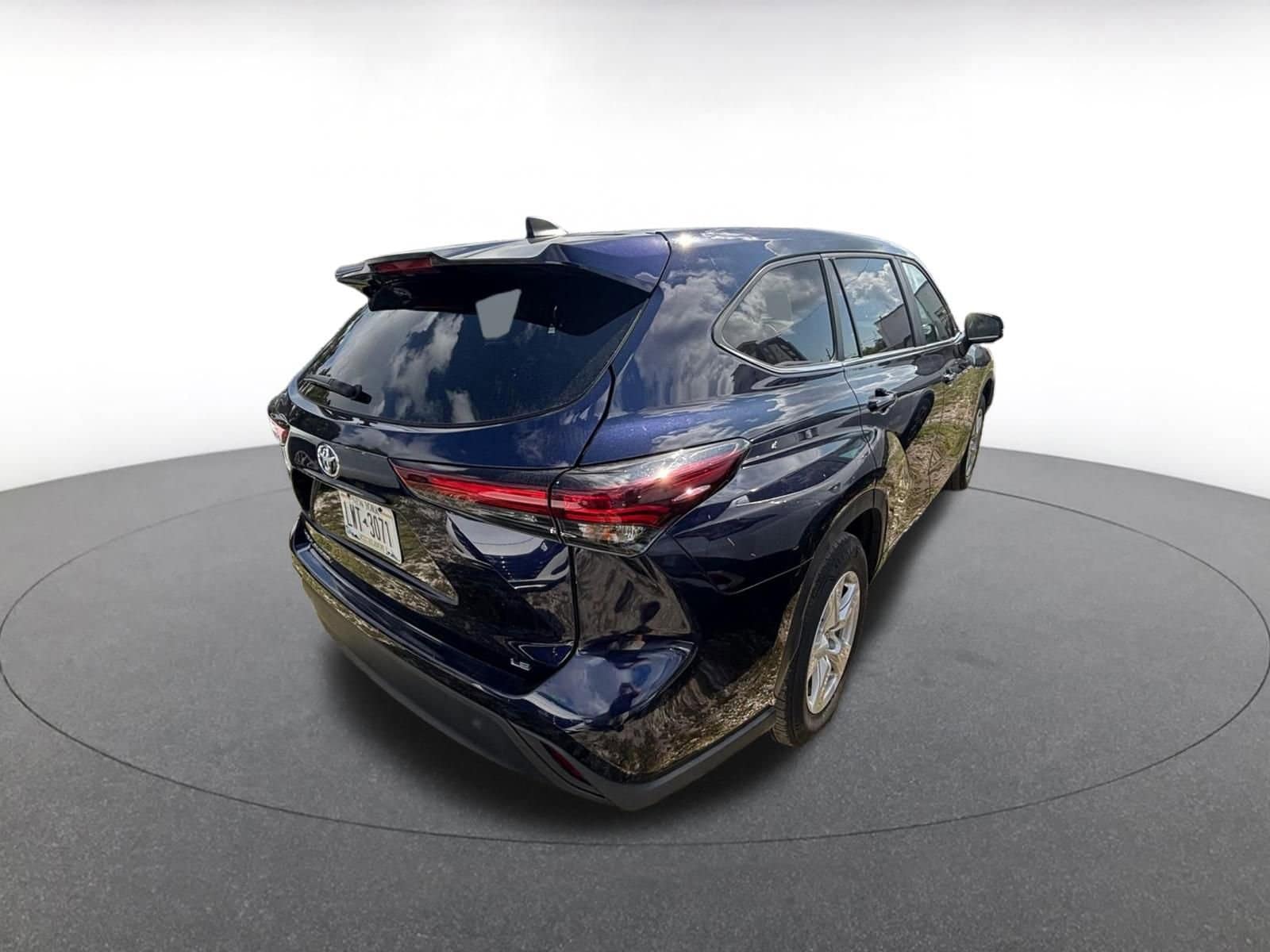 Thumbnail: 2025 Toyota Highlander - 7