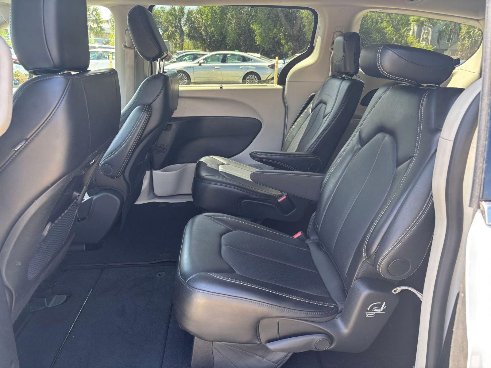 Thumbnail: 2024 Chrysler Pacifica - 27