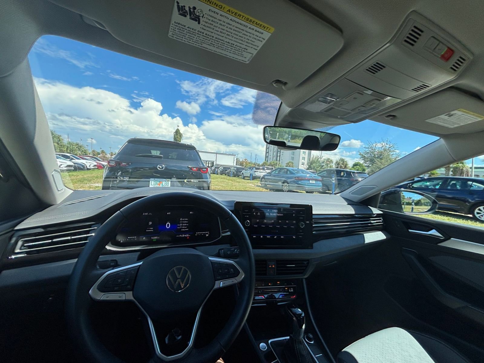 Thumbnail: 2025 Volkswagen Jetta - 32