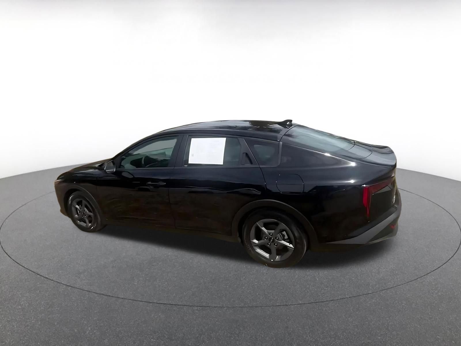 Thumbnail: 2025 Kia K4 - 10