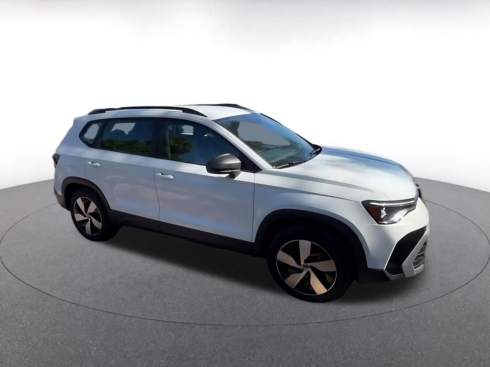 Thumbnail: 2025 Volkswagen Taos - 2