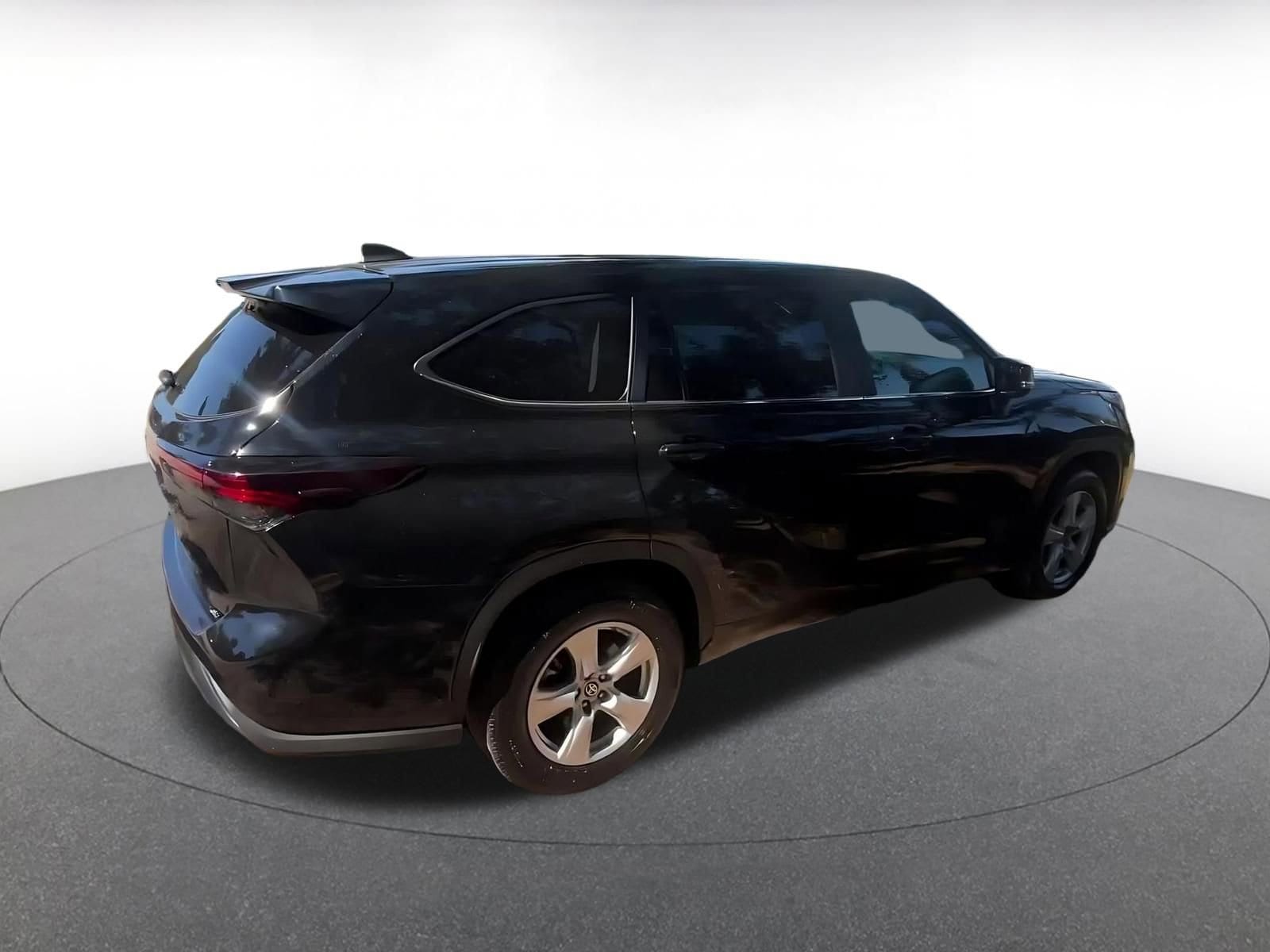 Thumbnail: 2025 Toyota Highlander - 14