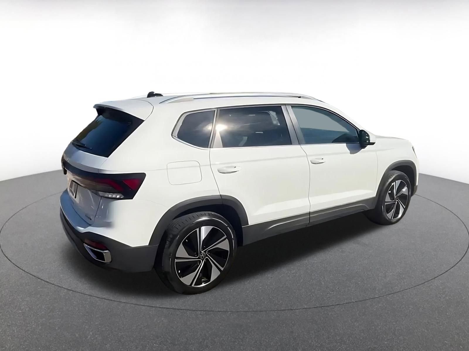 Thumbnail: 2025 Volkswagen Taos - 15