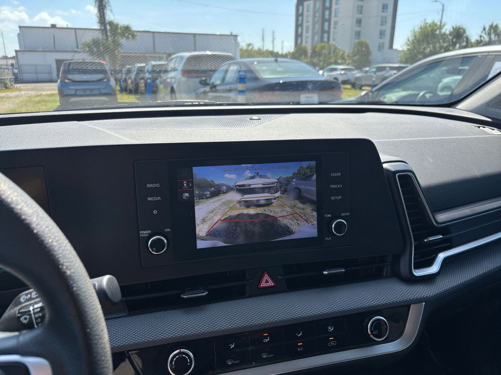 Thumbnail: 2025 Kia Sportage - 24