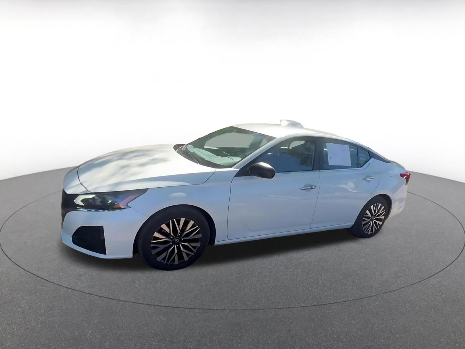 Thumbnail: 2025 Nissan Altima - 8