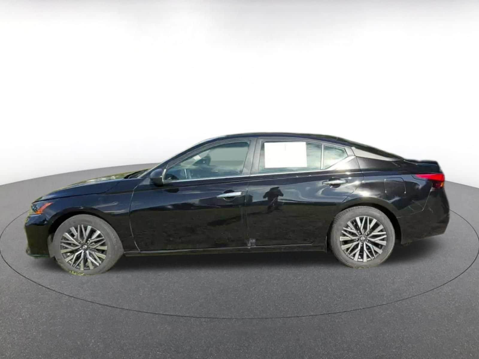 Thumbnail: 2025 Nissan Altima - 8