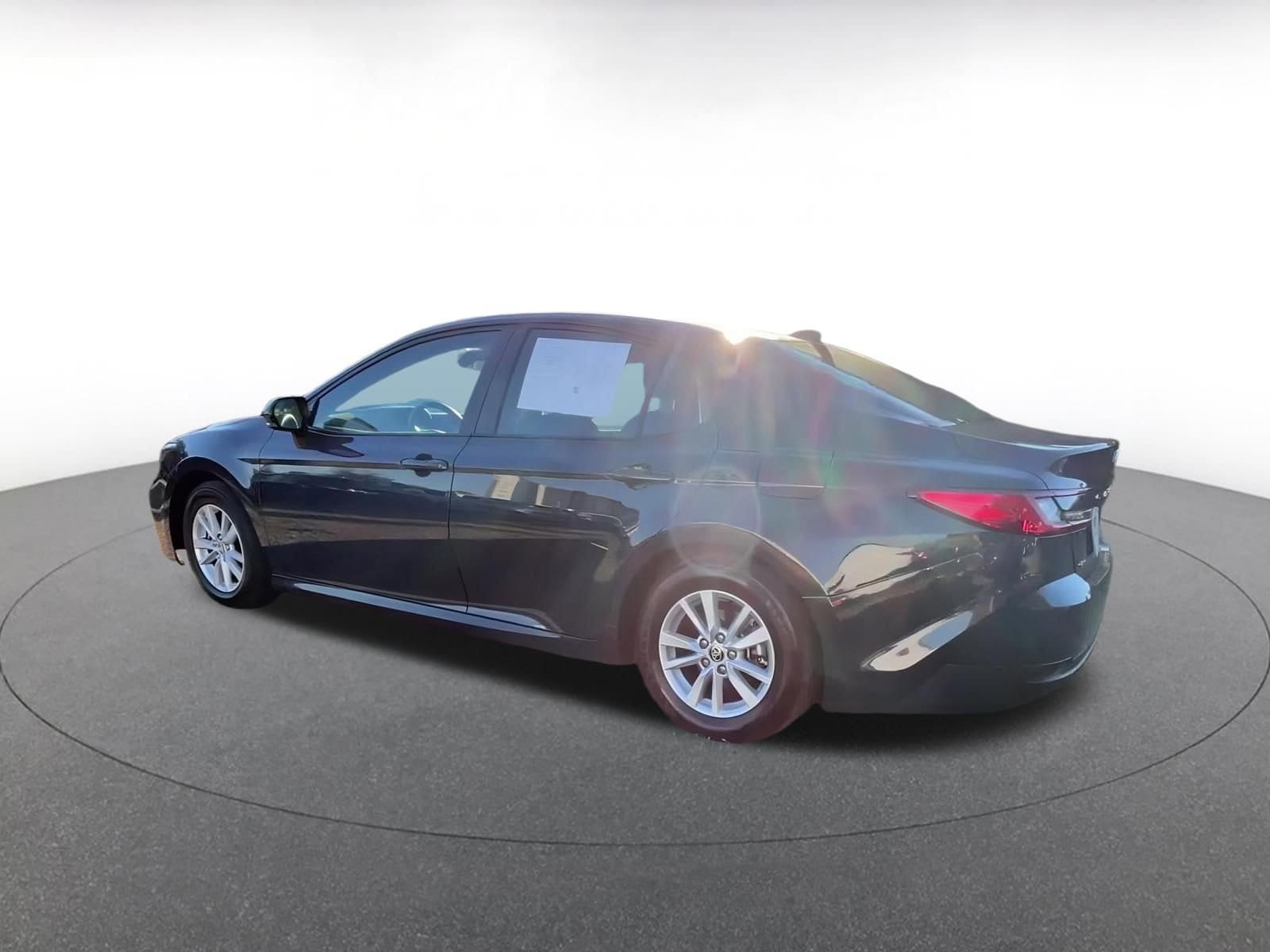 Thumbnail: 2025 Toyota Camry - 10