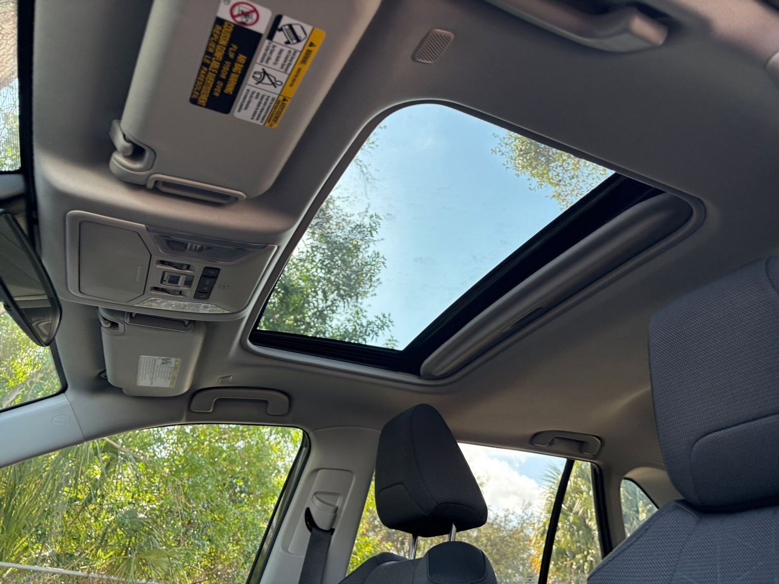 Thumbnail: 2025 Toyota RAV4 - 31