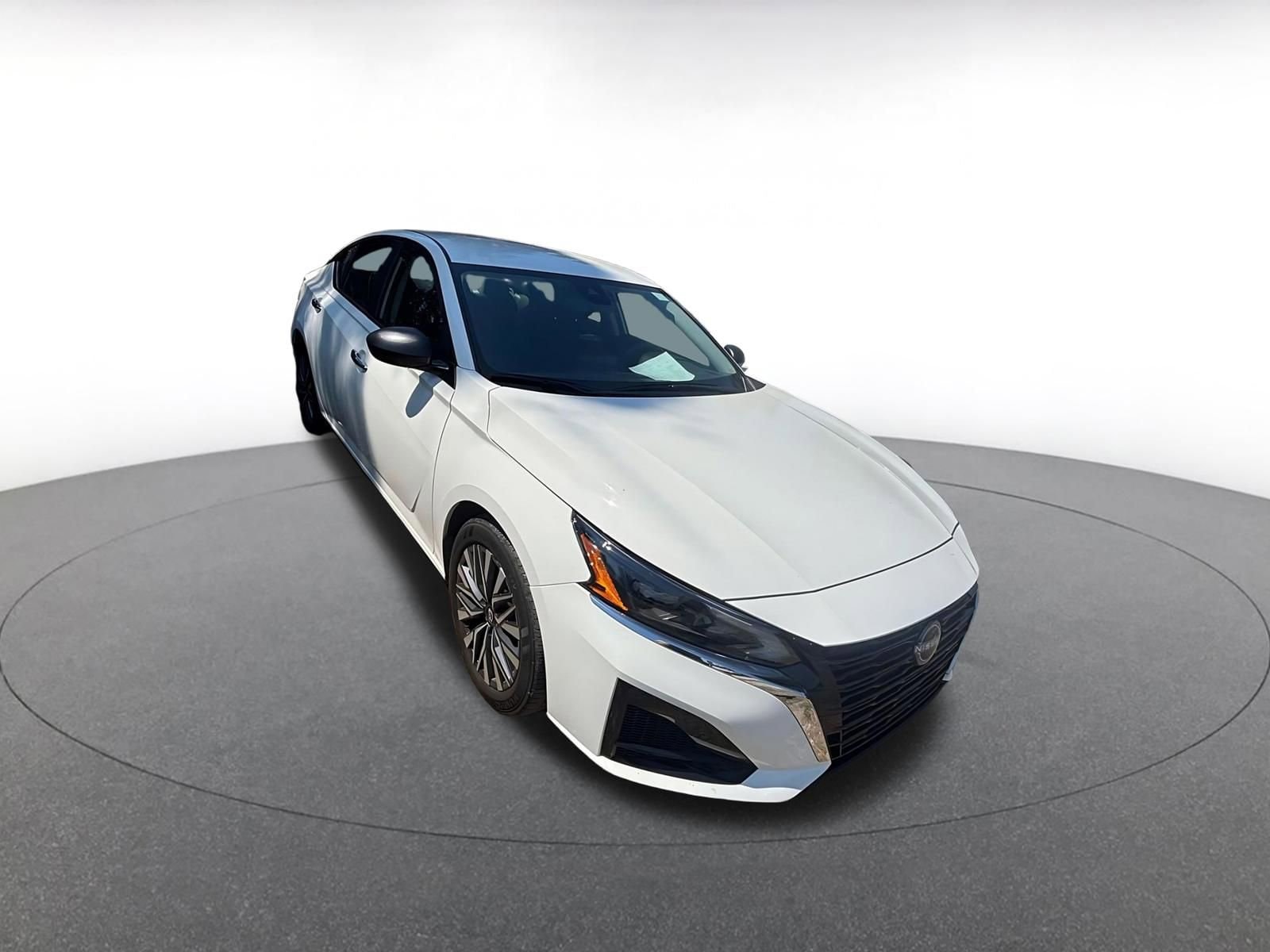 Thumbnail: 2025 Nissan Altima - 2