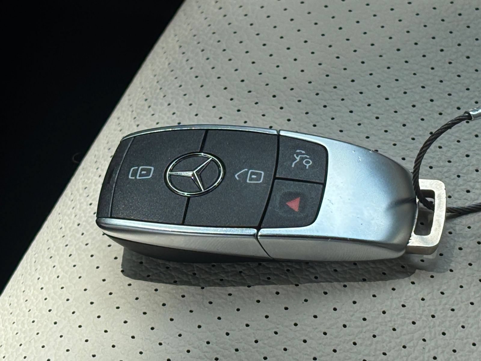 Thumbnail: 2026 Mercedes-Benz GLE - 21