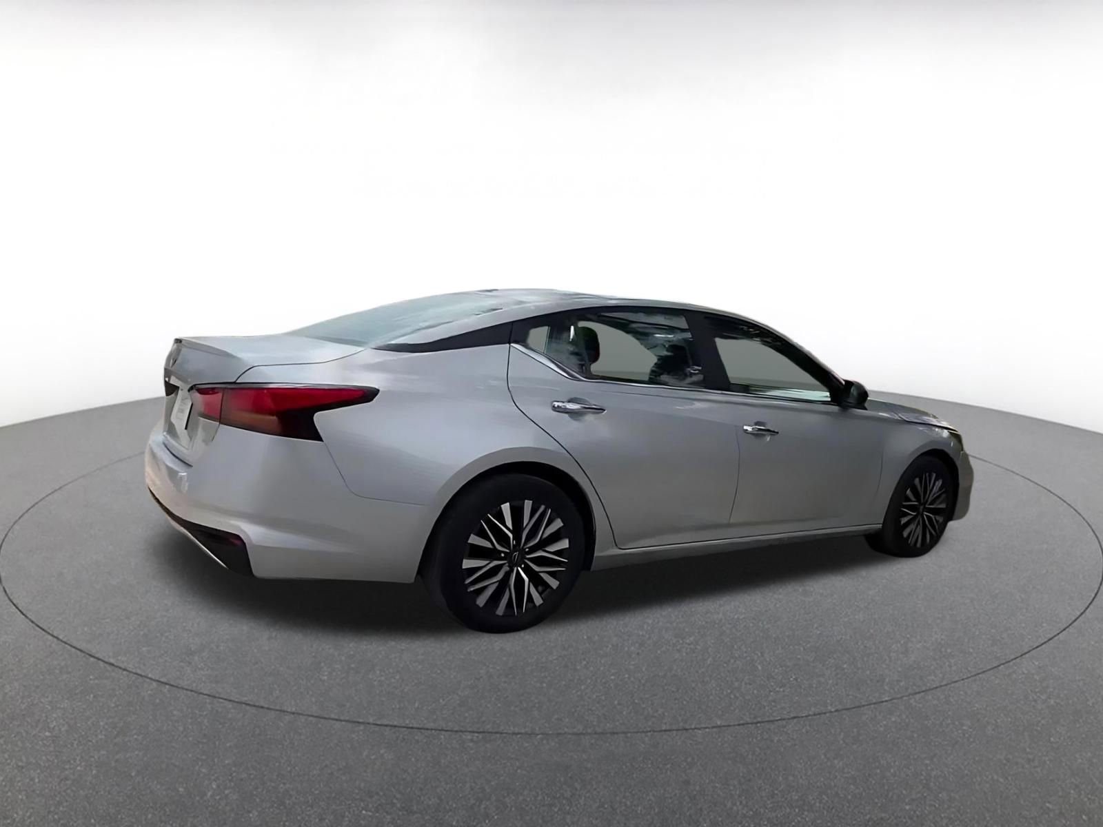 Thumbnail: 2025 Nissan Altima - 12