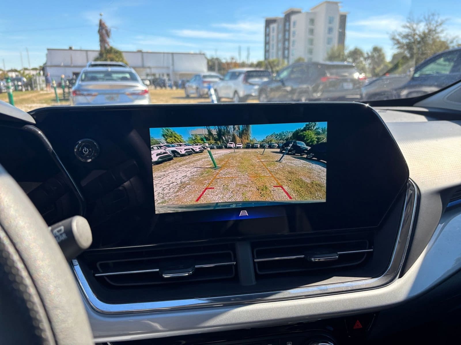 Thumbnail: 2025 Chevrolet Trax - 17