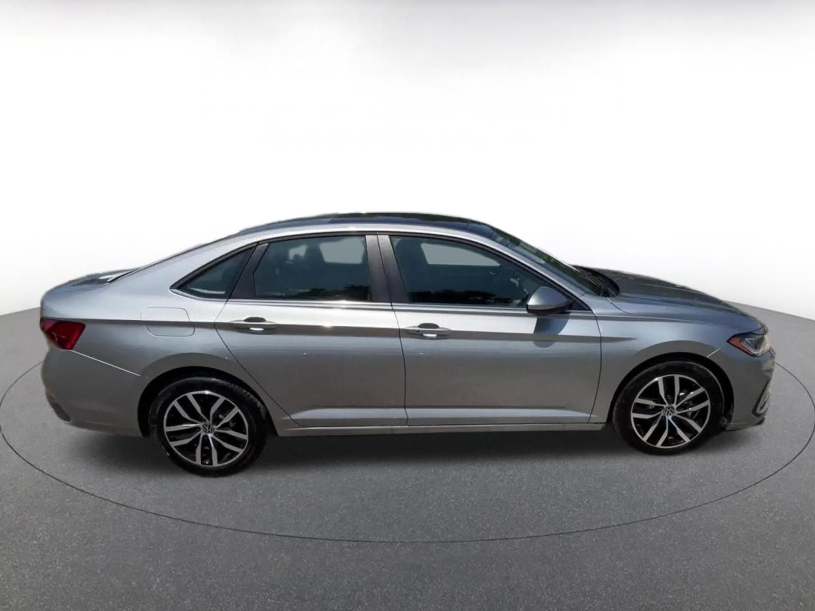 Thumbnail: 2025 Volkswagen Jetta - 16