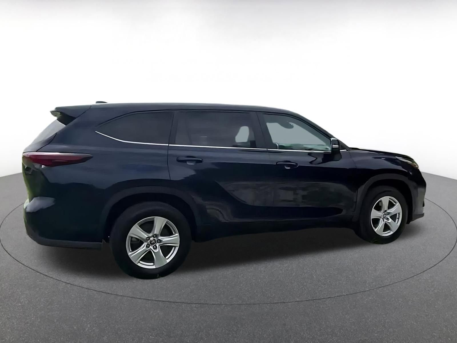 Thumbnail: 2025 Toyota Highlander - 15