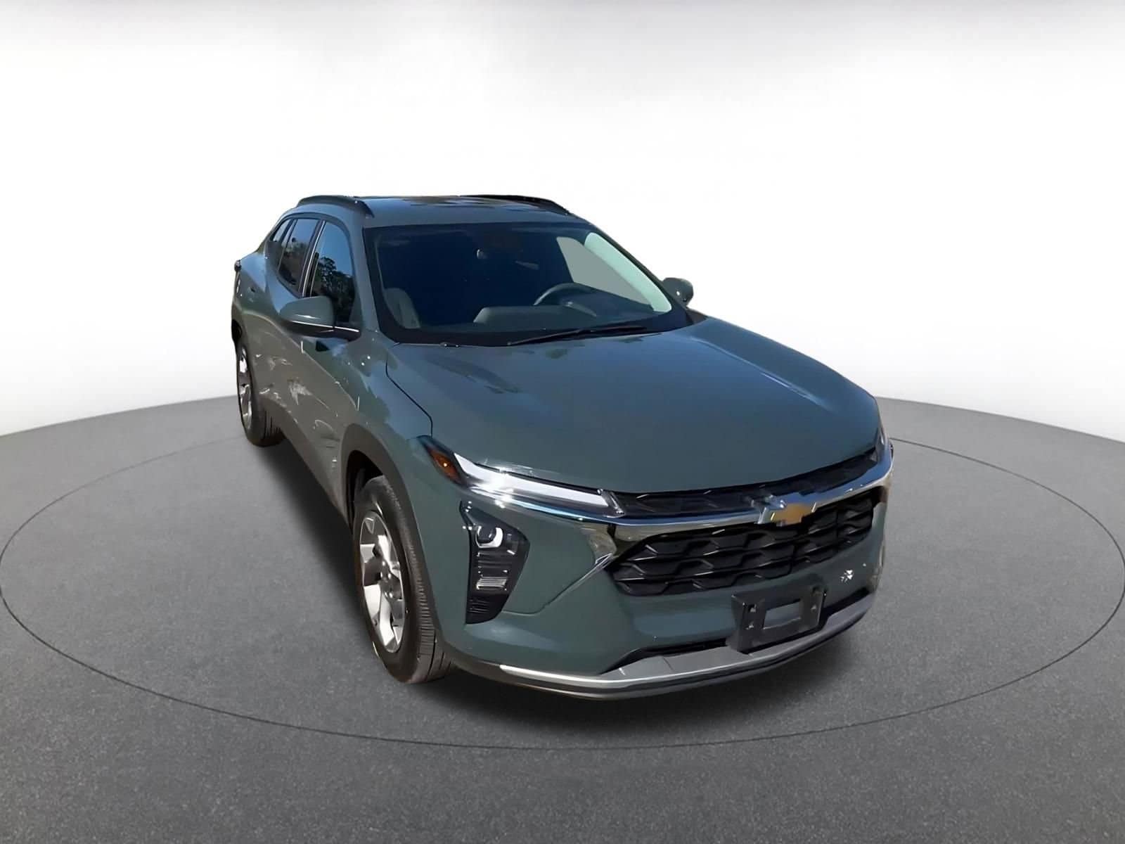 Thumbnail: 2025 Chevrolet Trax - 3