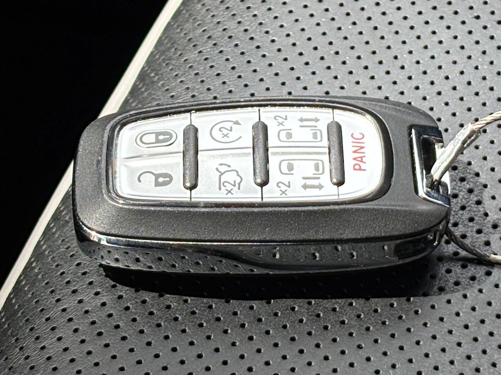 Thumbnail: 2025 Chrysler Pacifica - 18