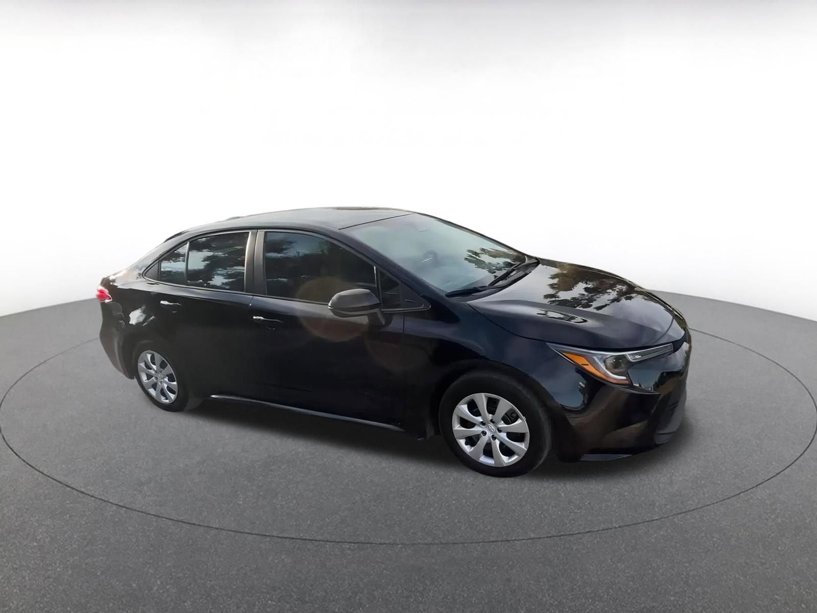 Thumbnail: 2025 Toyota Corolla - 2