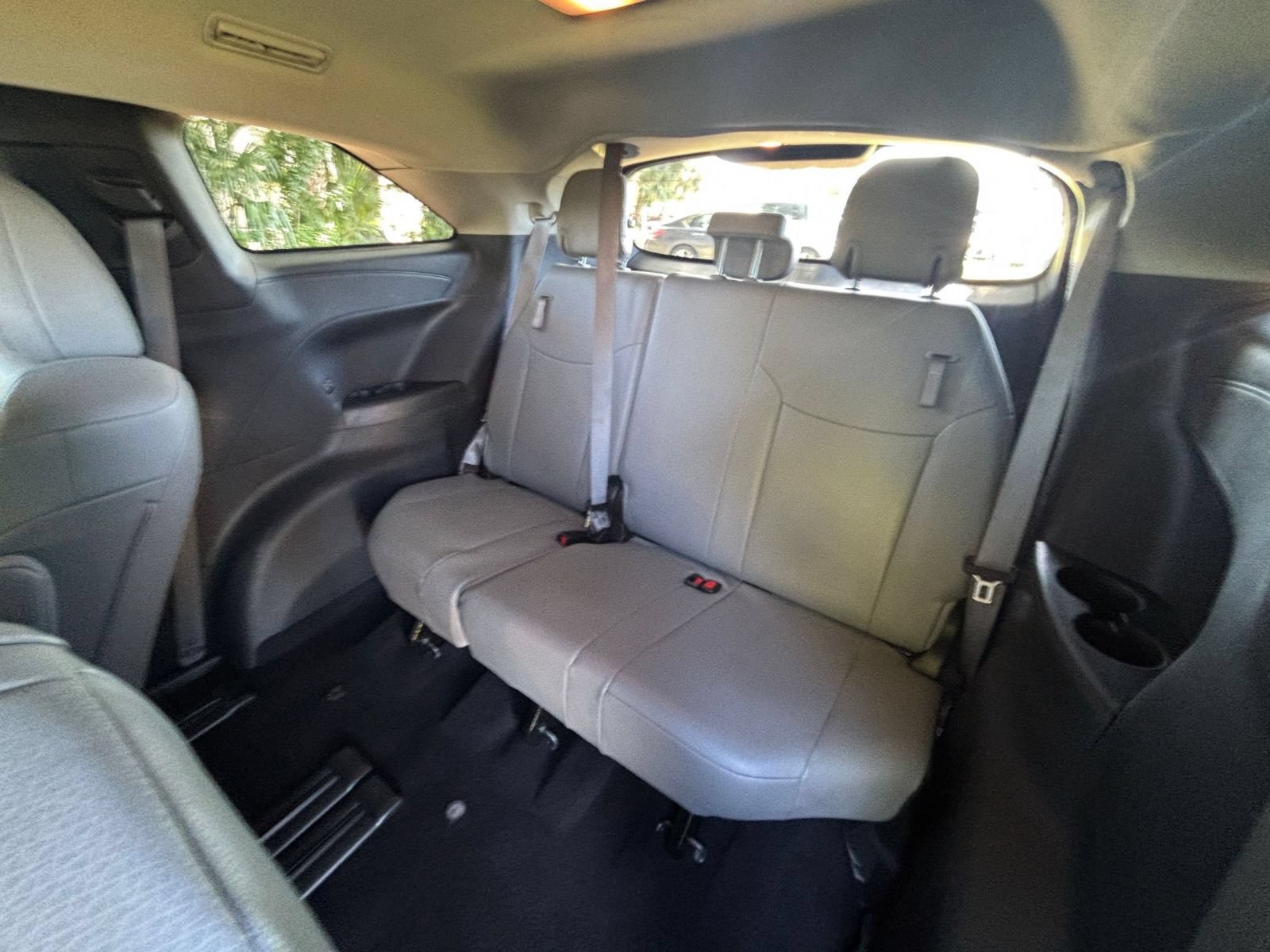 Thumbnail: 2025 Toyota Sienna - 27