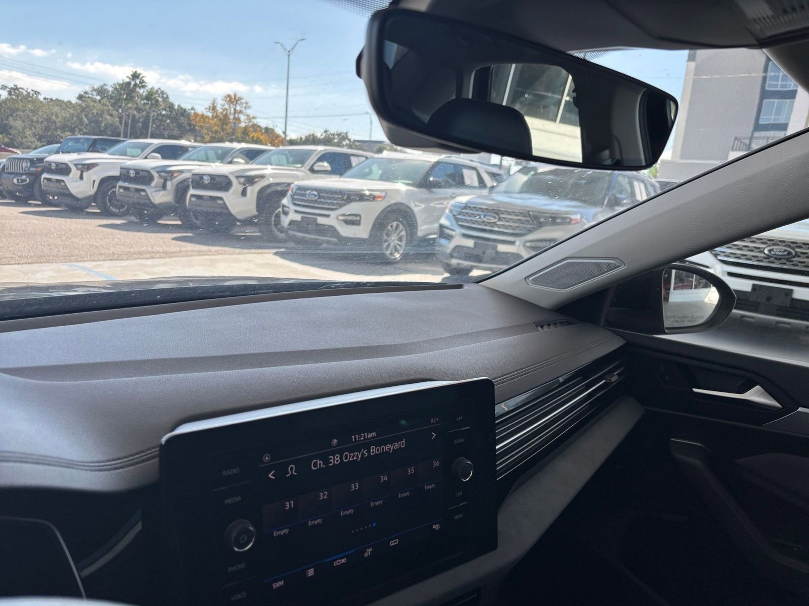 Thumbnail: 2025 Volkswagen Jetta - 34